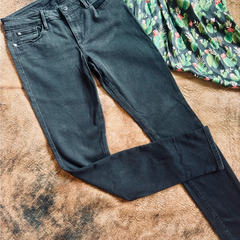 Joe's Jeans Black Skinny Jeans Sleek Design